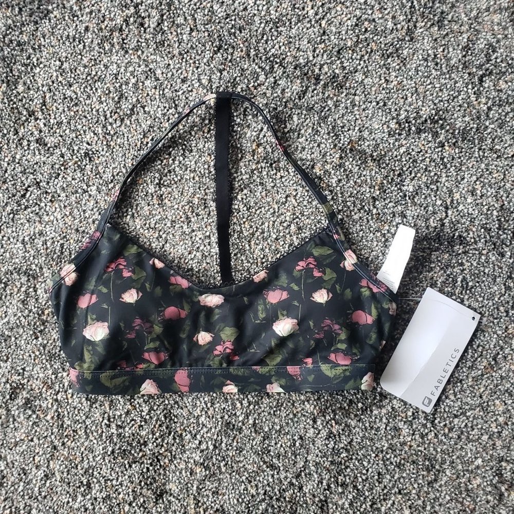 SOLD fabletics nayara sports bra XS nwt black